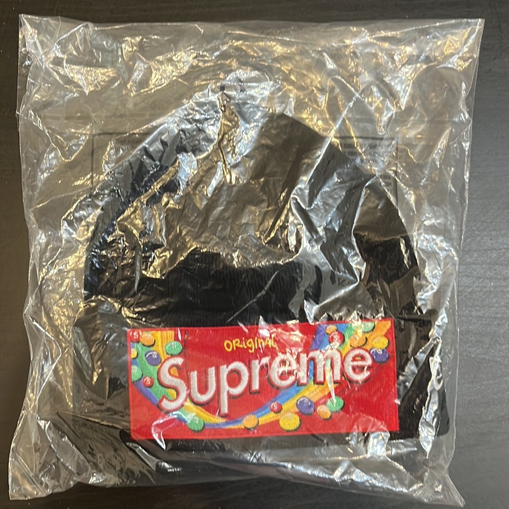 Supreme Skittles New Era Beanie Black - Picture 3 of 4